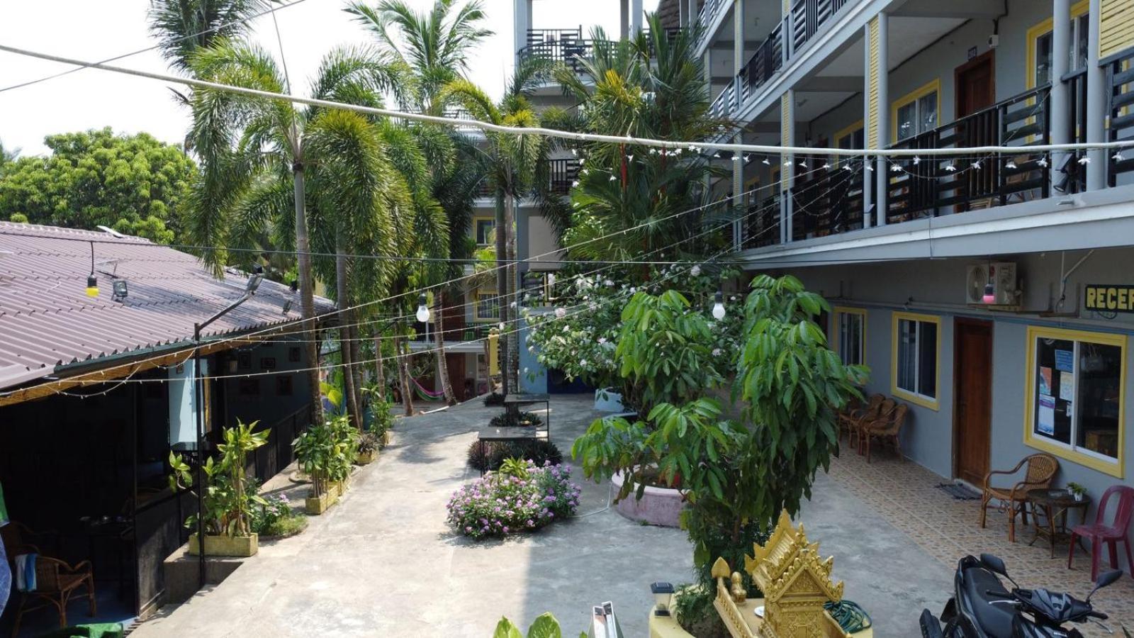Roomy Guesthouse Kaoh Touch Exterior photo
